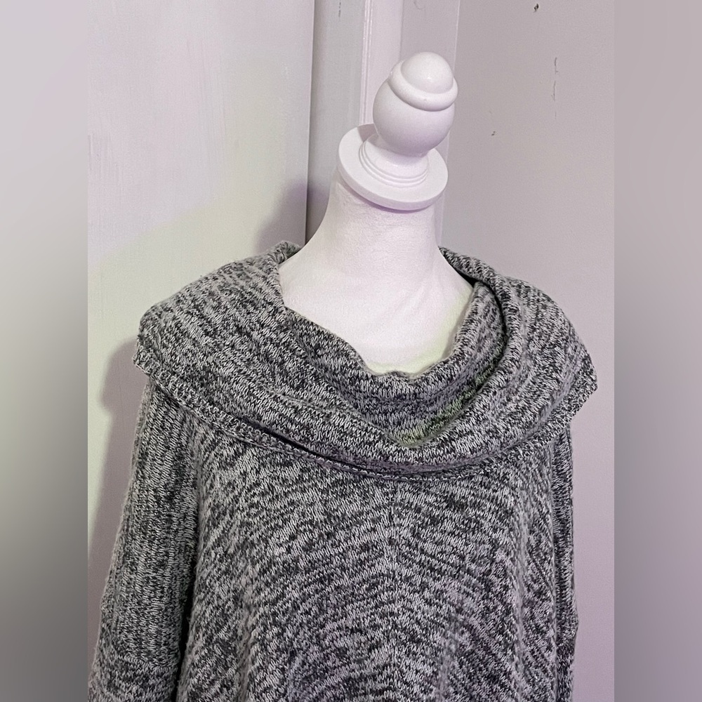 EXPRESS  Cowl Neck Oversized Knit Sweater Size M/L Heather Gray Sharkbite Hem - Picture 2 of 8